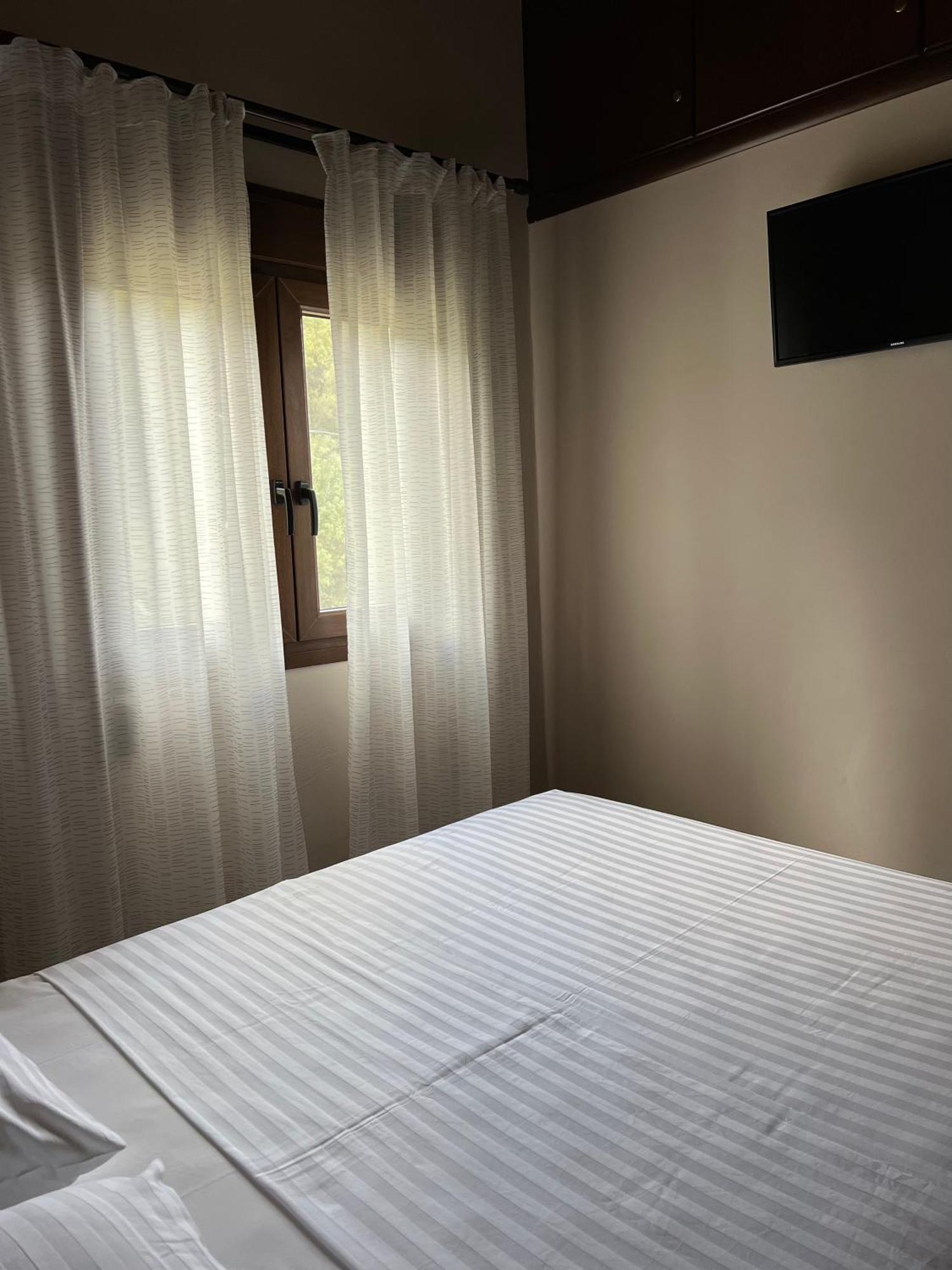 Serenity Resort Vrísai Extérieur photo